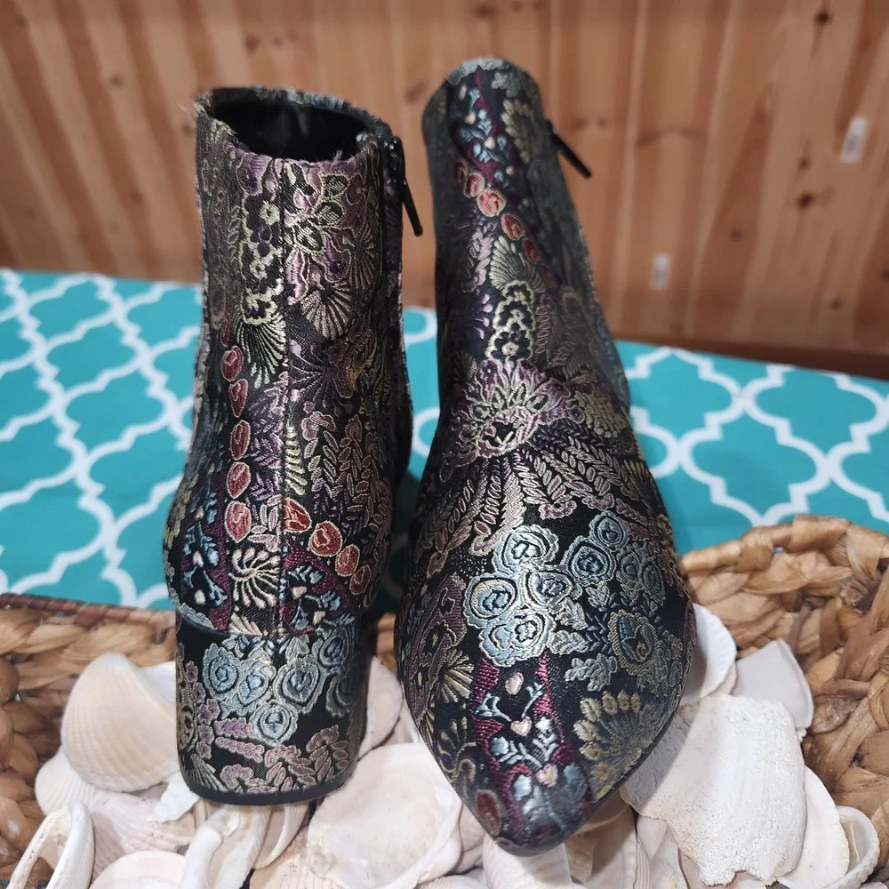 size 8 Tapestry Booties Block Heel Zip Whimsigoth Fairy Ankle Boots Multicolored